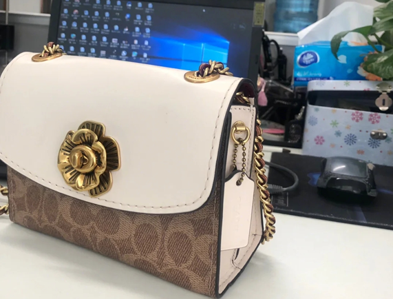 coach蔻驰parker18白色老花山茶花