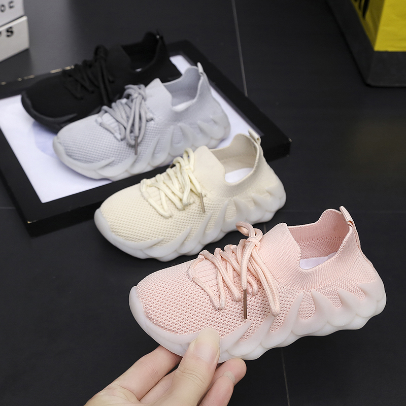 儿童春夏款透气防滑休闲飞织运动鞋