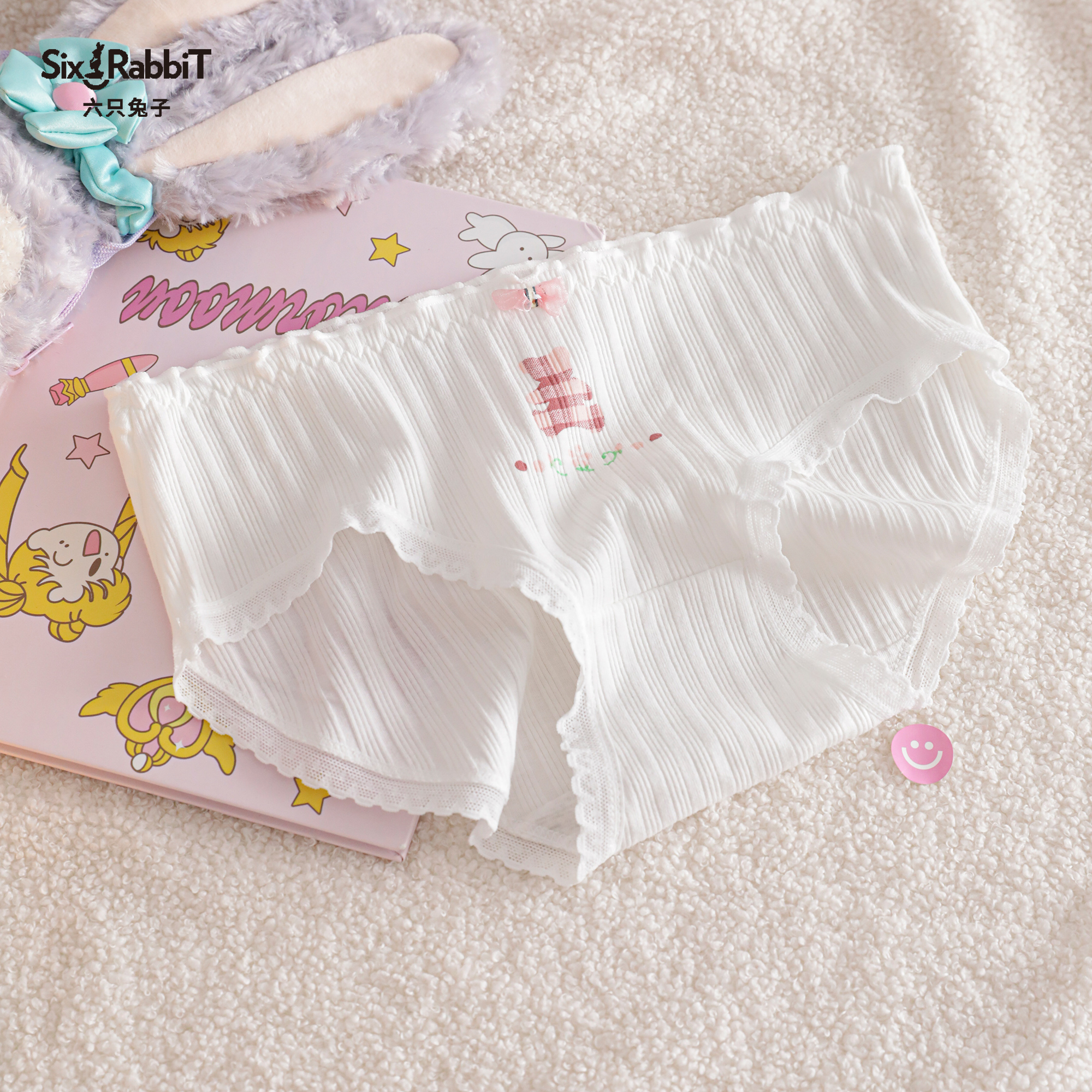 拍5件六只兔子甜美可爱中腰少女内裤5条