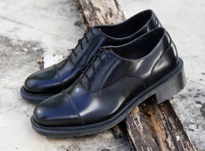 Doc martens clearance henrietta