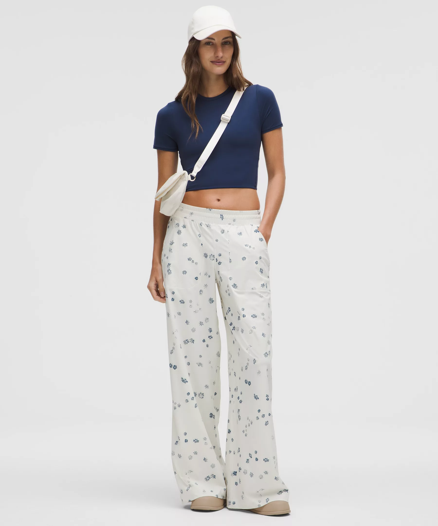 Lululemon Swift Mid-Rise Wide-Leg 女裤