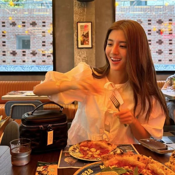 Ganni 吴千语同款 黑色棉弹府绸收腰上衣