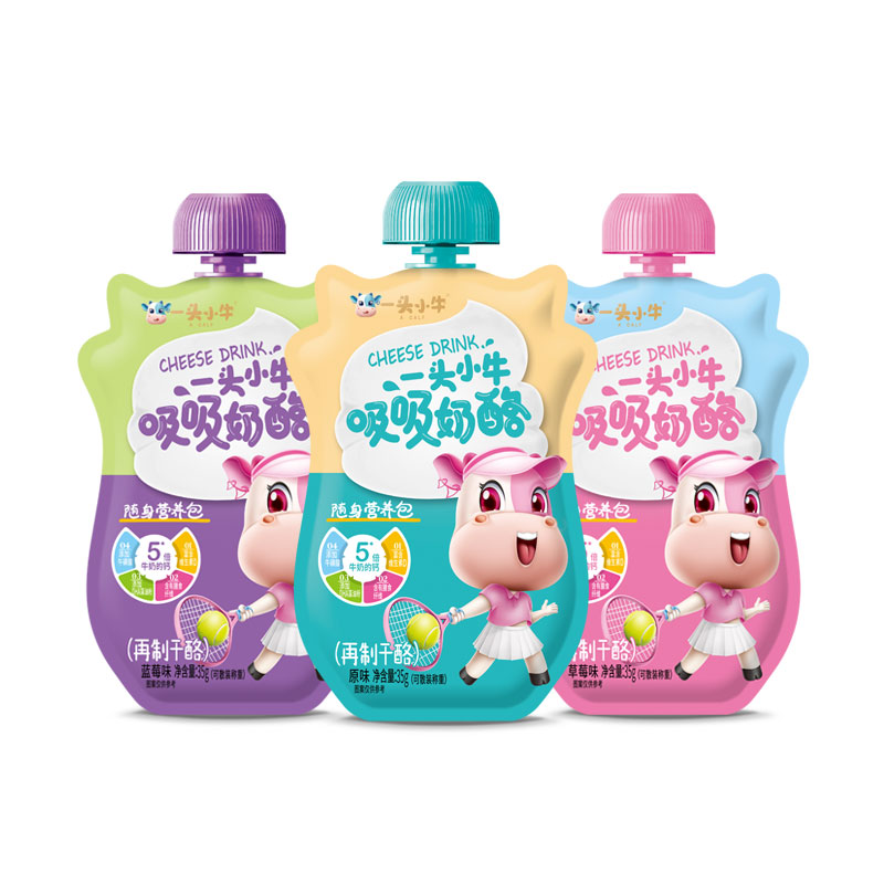 一头小牛吸吸奶酪可以吸的奶酪