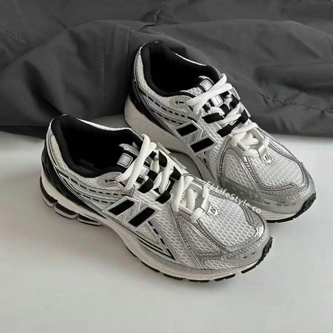New Balance银白配色1906鞋55折特惠