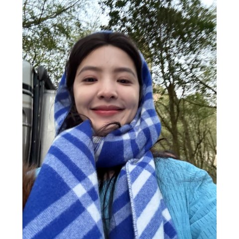 Burberry Logo 格纹羊绒围巾 章若楠同款