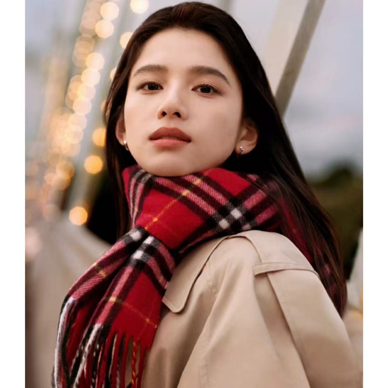 Burberry红格纹羊绒围巾75折优惠