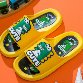 8.9元包邮！夏季男童防滑软厚底居家凉拖鞋