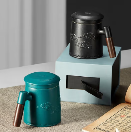 【白菜价】29.9元包邮！共禾京品 云心茗意 带盖带茶漏陶瓷马克杯 400mL
