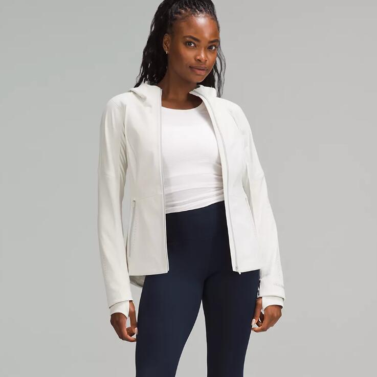 Lululemon Cross Chill夹克65折特惠