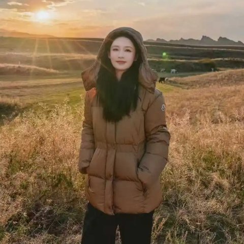 Moncler Agneux 羽绒服 李沁同款