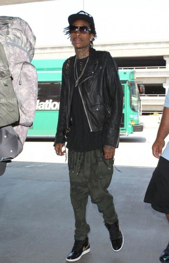 wiz khalifa穿着air jordan 1 黑金配色