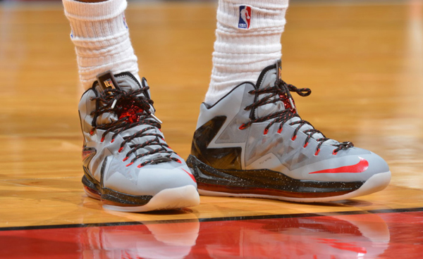 詹姆斯上脚最新 nike lebron 10 elite "黑灰" pe