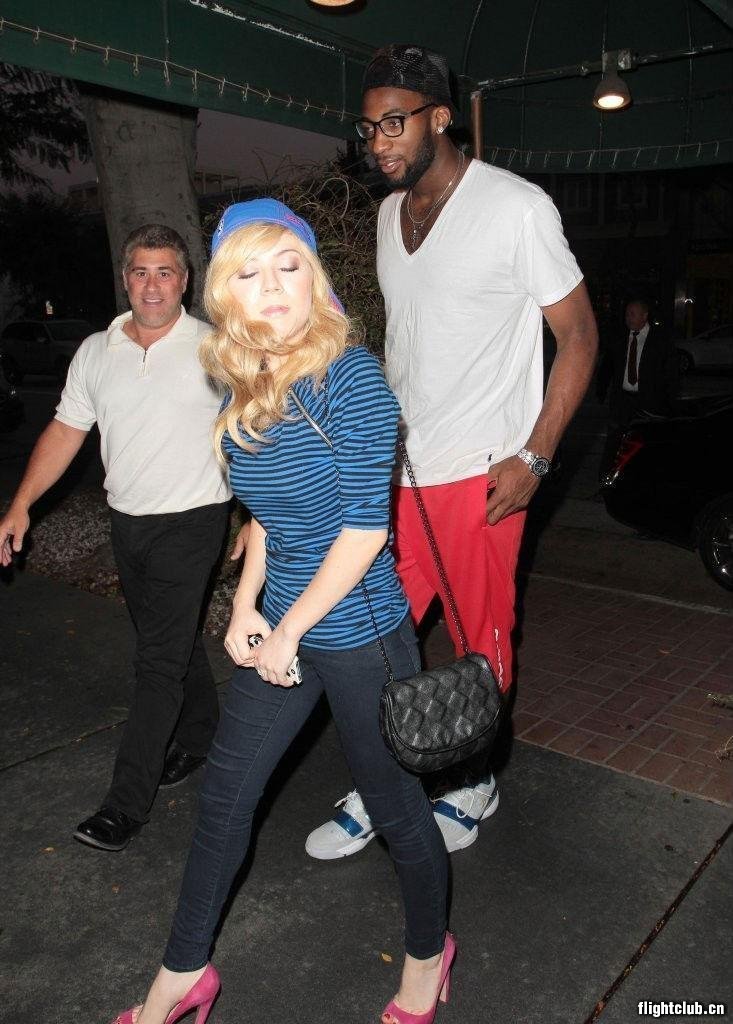 德拉蒙德上脚adidas ts lightswitch gil