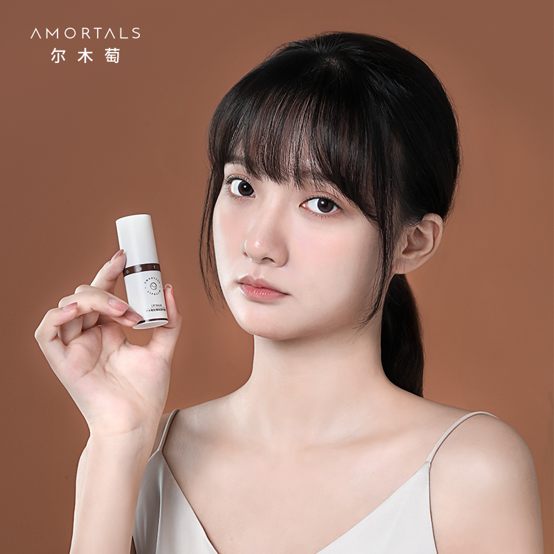 大牌尔木萄润唇膏滋润保湿护打底唇棒