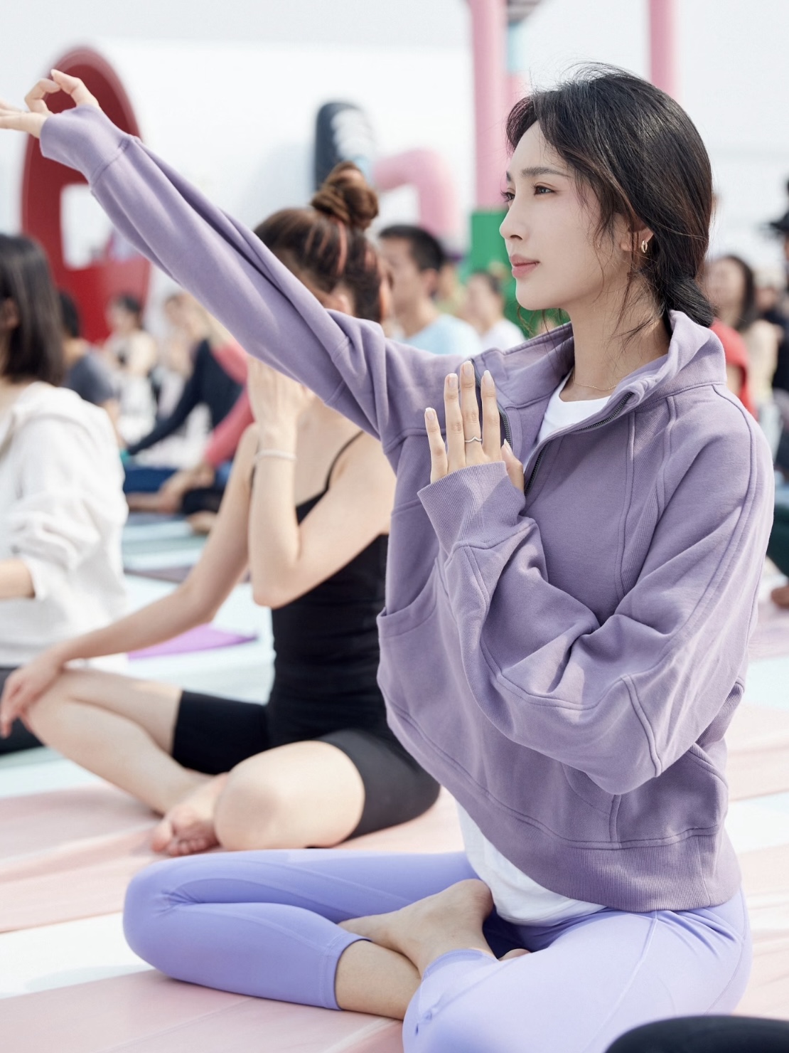 Lulu Scuba半拉链卫衣史低优惠