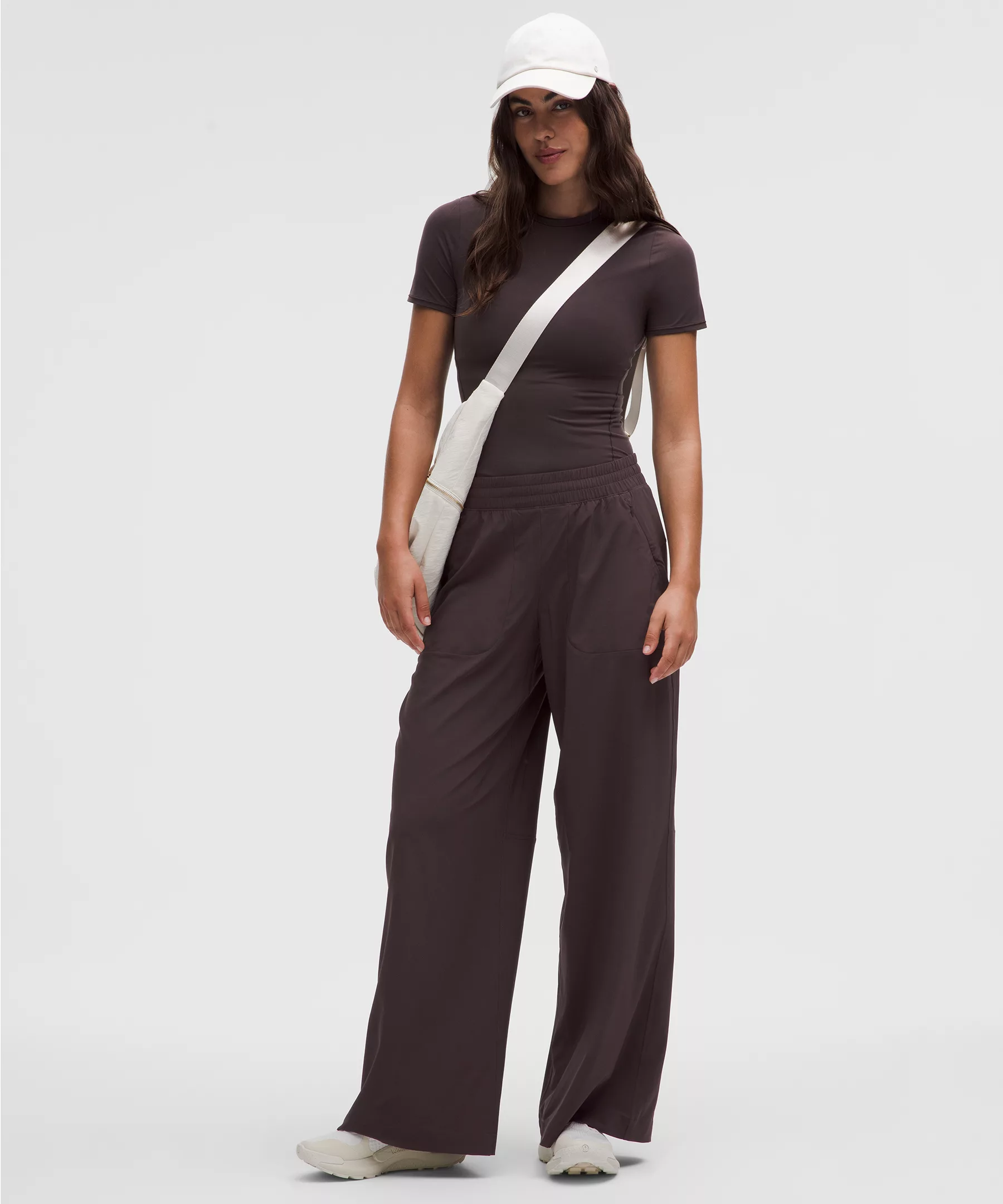 Lululemon Swift Mid-Rise Wide-Leg 女裤