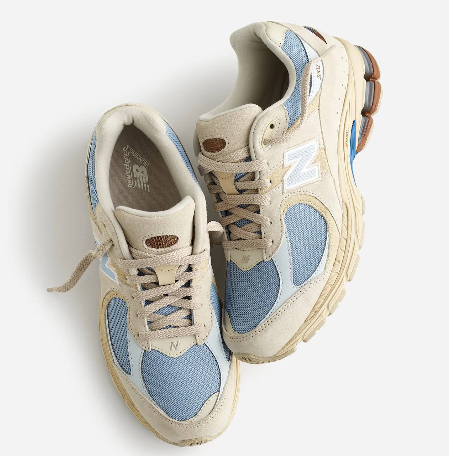 New Balance 2002R 浅色运动鞋限时特惠
