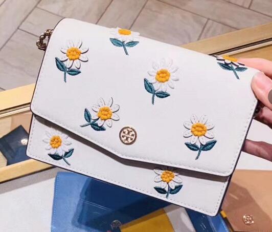 Tory Burch Robinson十字纹小雏菊风琴包折后$269