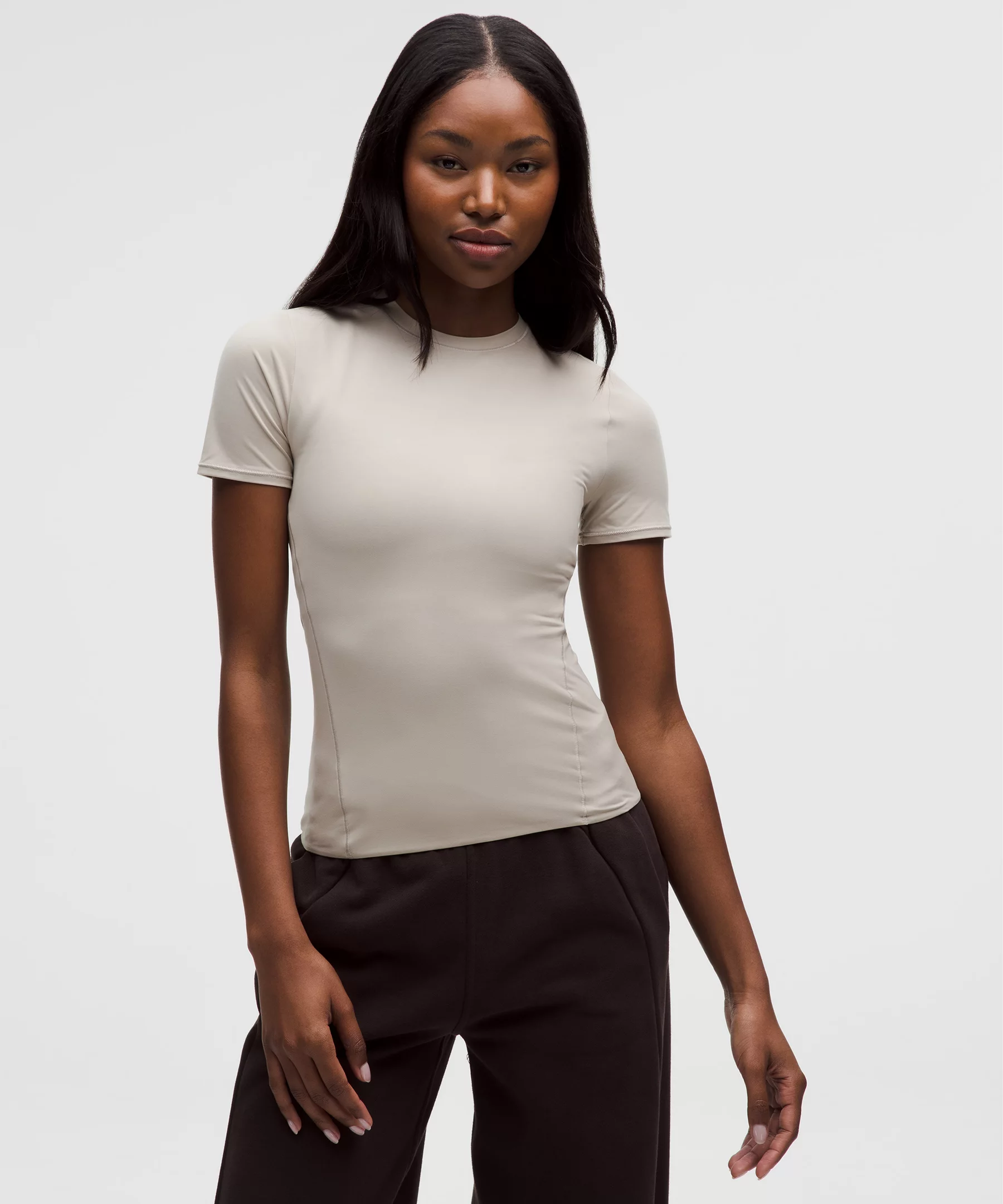 Lululemon Wundermost Ultra-Soft Nulu 女士T恤