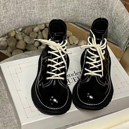 ALEXANDER MCQUEEN Ankle 经典款马丁靴