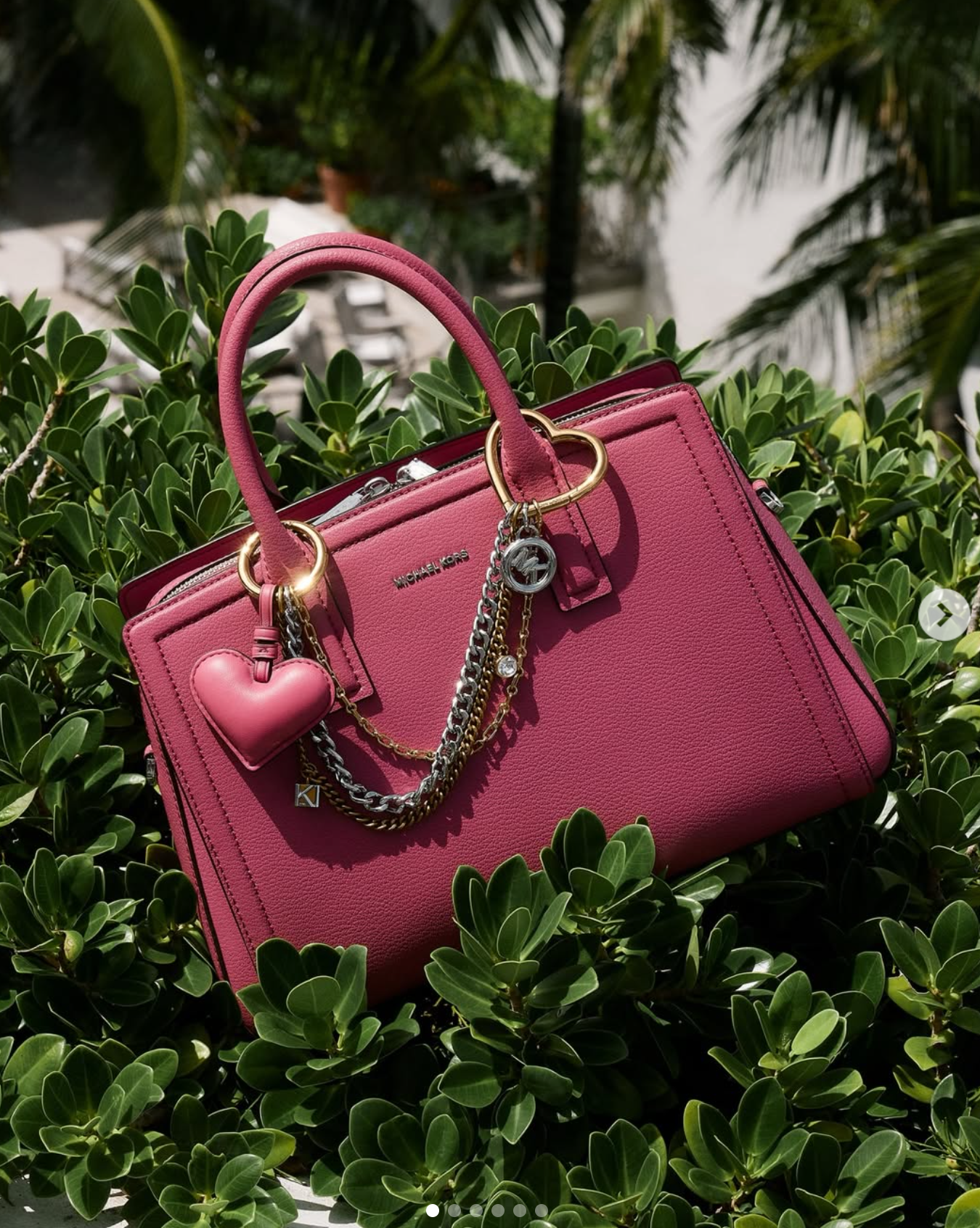 Comparison between Michael Kors Retail Quality and Outlet Material