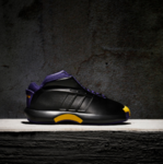 Adidas 中帮复刻版专业篮球鞋