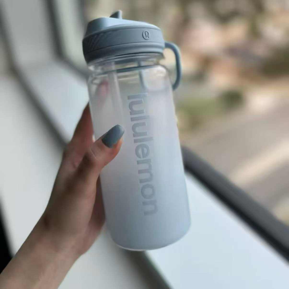 Lululemon 渐变色宝宝杯新晋热款发售