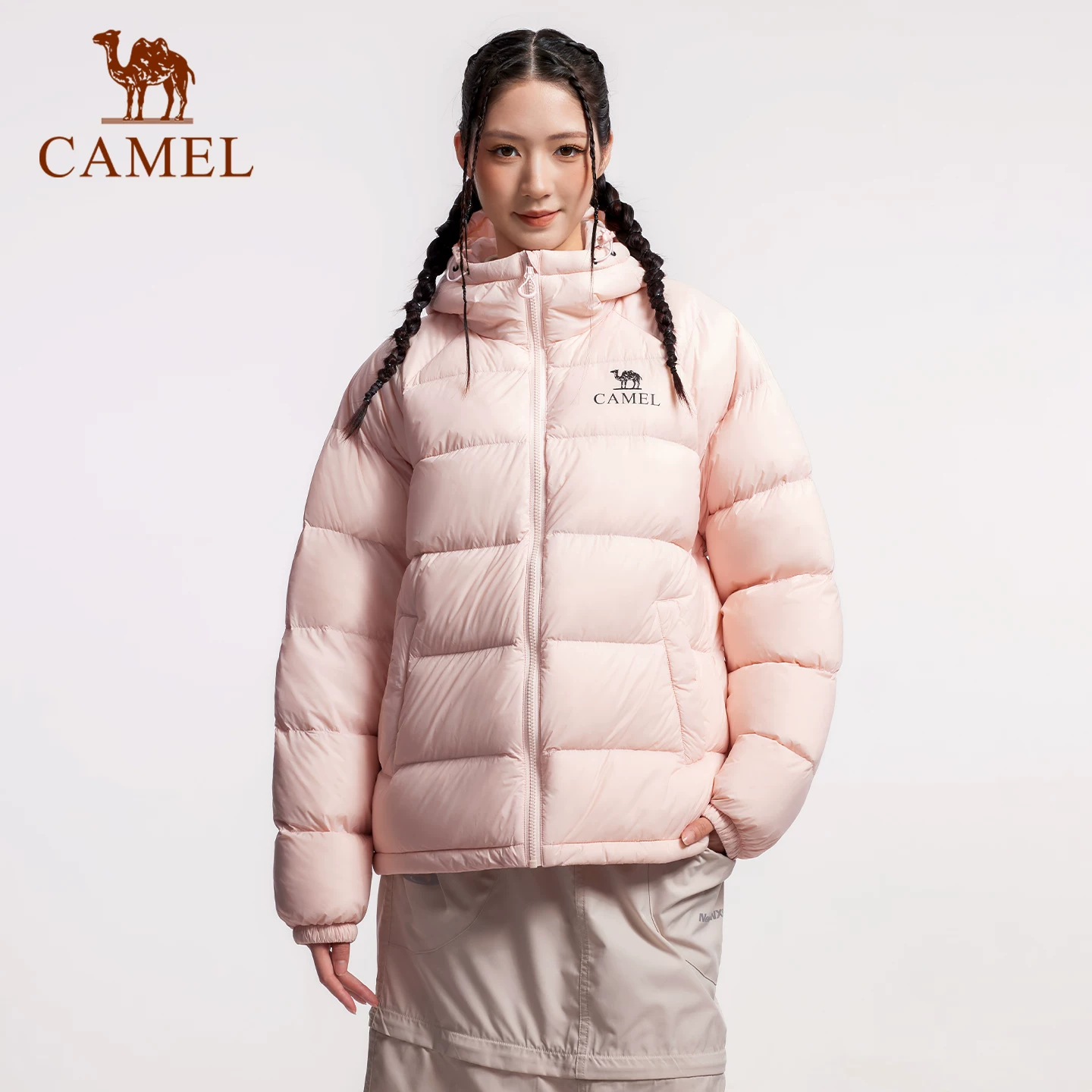 骆驼黑钻羽绒服