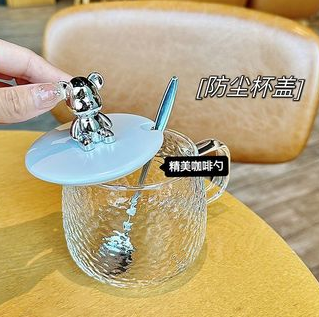 7.9元包邮！带盖勺耐热玻璃小熊杯一套
