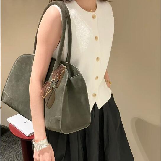 KNITTED COTTON VEST 新款针织马甲