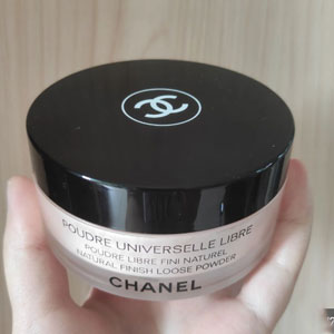 Chanel香奈儿轻盈蜜粉散粉