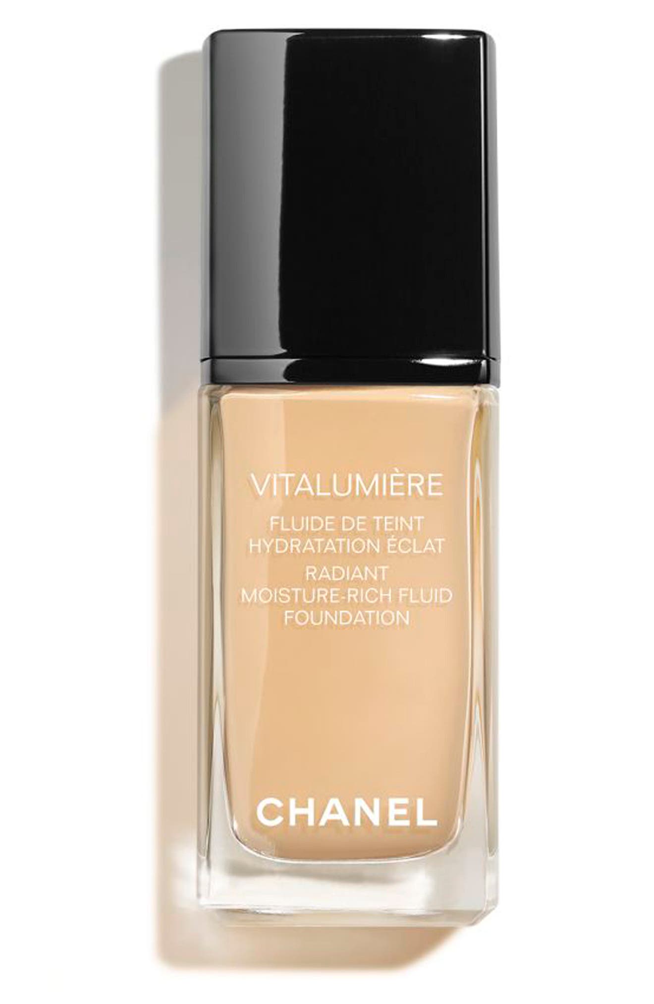 CHANEL VITALUMIÈRE Radiant Moisture-Rich Fluid Foundation