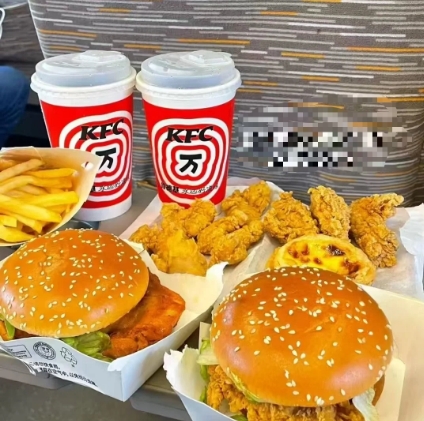 【肯德基】汉堡套餐 鸡腿肉霸堡2个仅需29.9元，到店即享超值美味