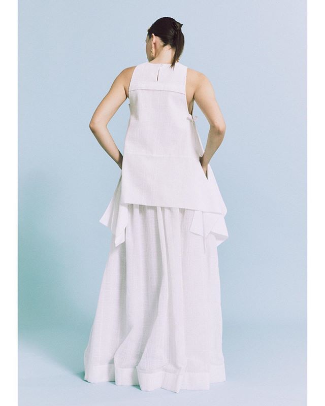 NET-A-PORTER 推出 MINJU KIM 获奖女装系列