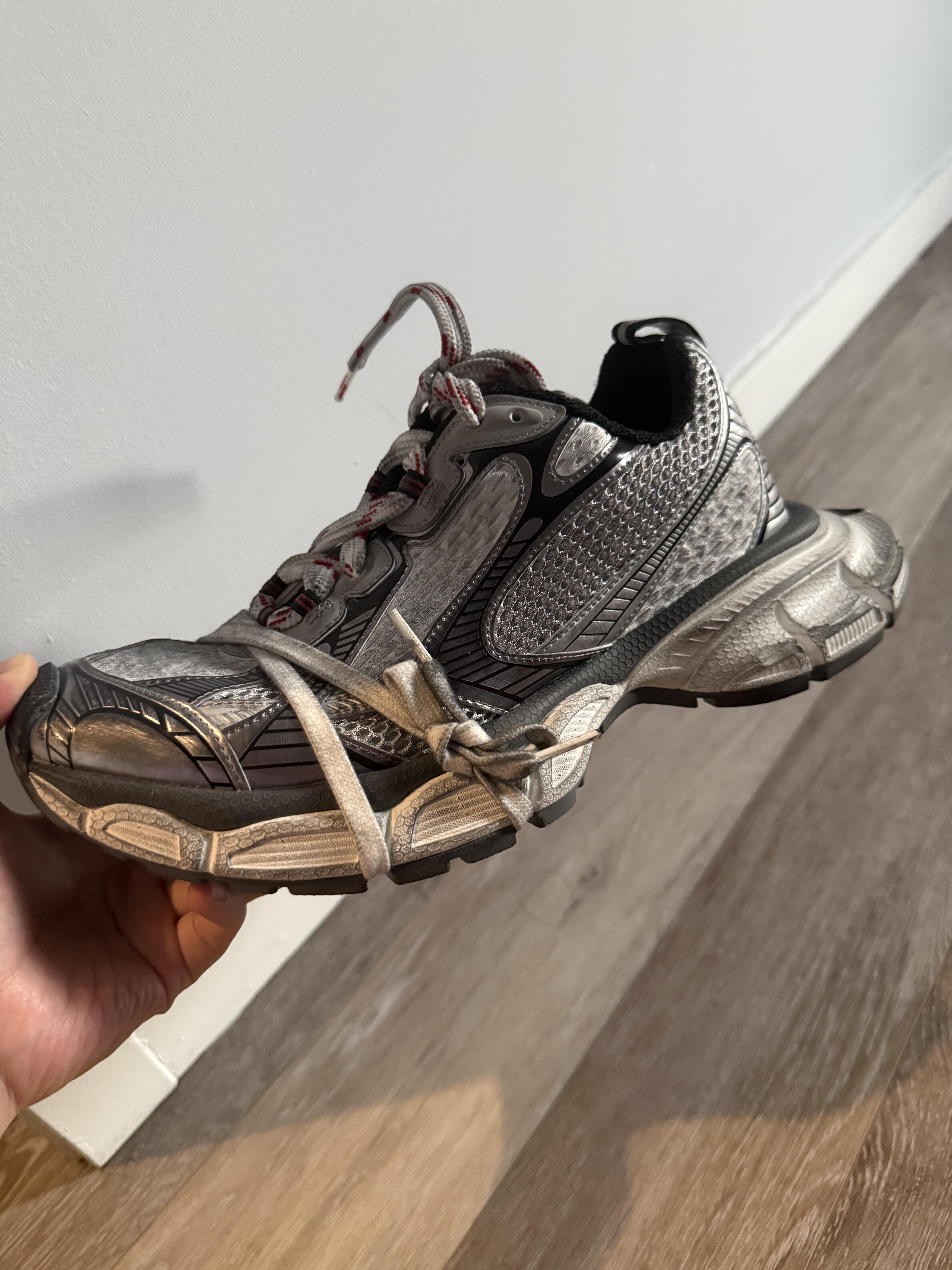Close-up of Balenciaga 3XL sneakers design