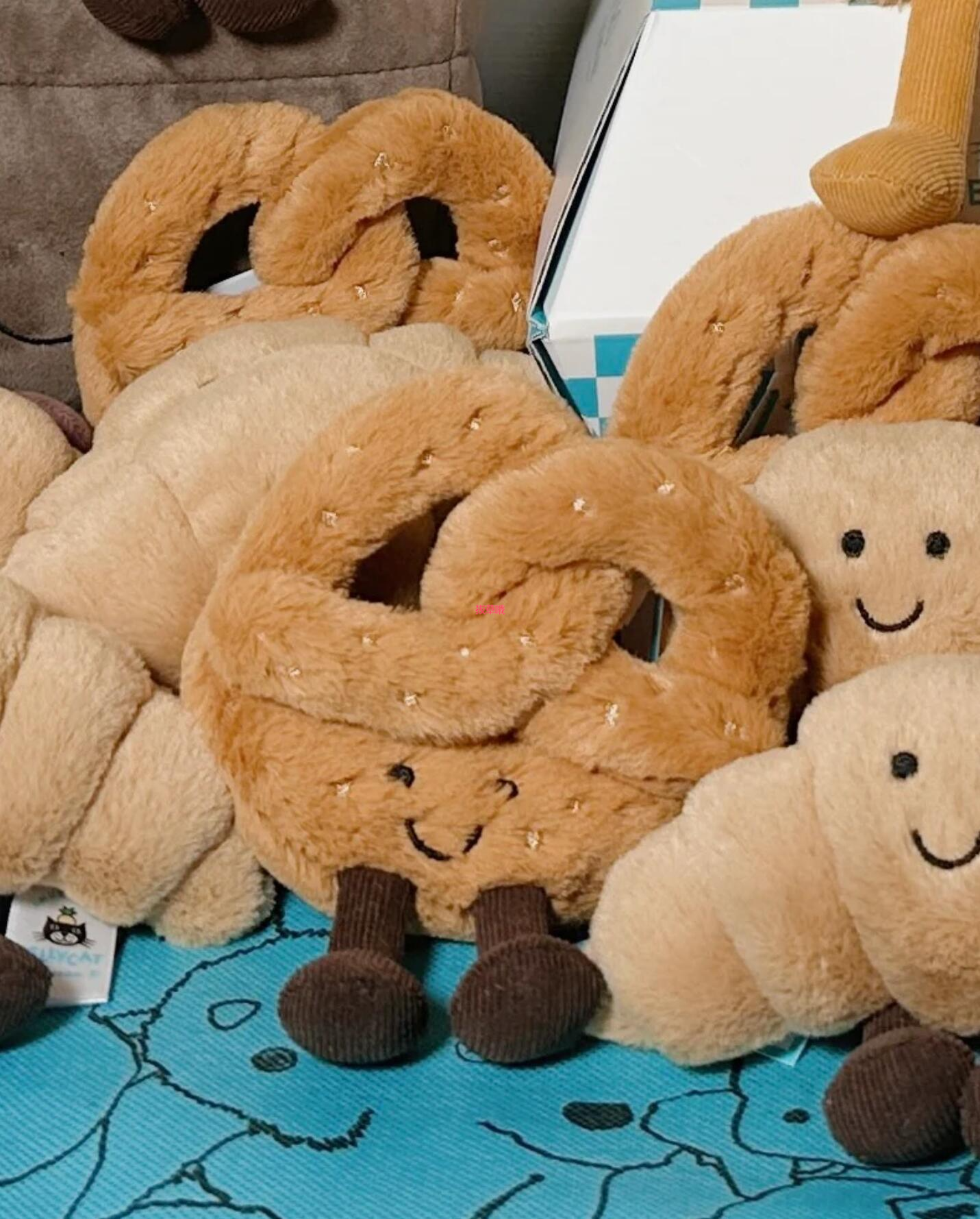 新款Jellycat Pretzel椒盐卷饼钥匙扣来了